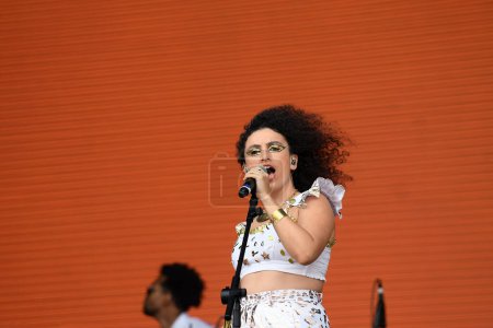 Téléchargez les photos : Rio de Janeiro, Brésil, 10 septembre 2022. La chanteuse Dora Morelenbaum du groupe Bala Desejo, lors d'un concert au Rock à Rio dans la ville de Rio de Janeiro. - en image libre de droit