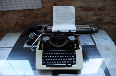 Foto de Old typewriter in the room - Imagen libre de derechos