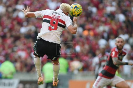 Photo for Rio de Janeiro (RJ), 17/09/2023 - Flamengo-So Paulo - Calleri, a Sao Paulo player, celebrates his goal, during a match against Flamengo, valid for the final of the Copa do Brasil 2023, held at the Mrio Filho stadium (Maracan) - Royalty Free Image