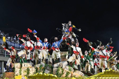 Foto de Río de Janeiro, Brasil, 26 de febrero de 2023. Desfile de las escuelas de samba durante el carnaval en la ciudad de Río de Janeiro - Imagen libre de derechos