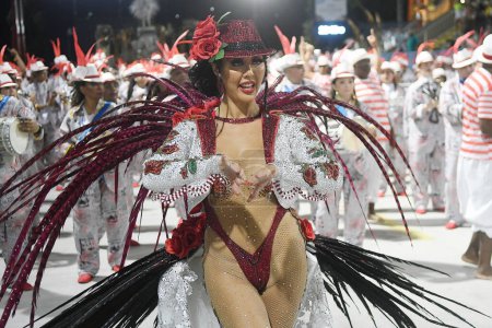 Téléchargez les photos : Rio de Janeiro, Brésil, 19 février 2023. Parade des écoles de samba de la série Gold, pendant le carnaval de Rio de Janeiro. - en image libre de droit