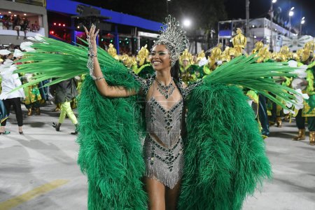 Téléchargez les photos : Rio de Janeiro, Brésil, 19 février 2023. Parade des écoles de samba du groupe spécial, pendant le carnaval dans la ville de Rio de Janeiro. - en image libre de droit