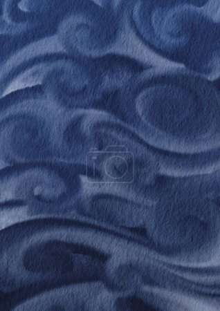 Téléchargez les photos : Brouillard tourbillonnant abstrait sur fond bleu foncé illustration papier pour la déoration sur nautique, océan, hiver et concpet magique. - en image libre de droit