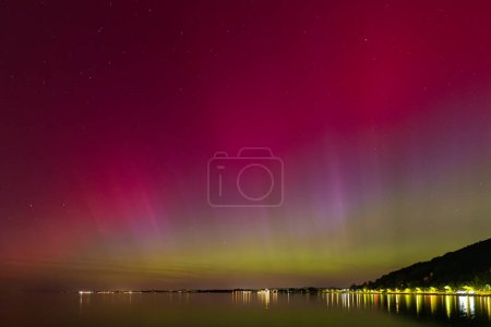 fantásticas auroras boreales sobre Austria y el lago de Constanza