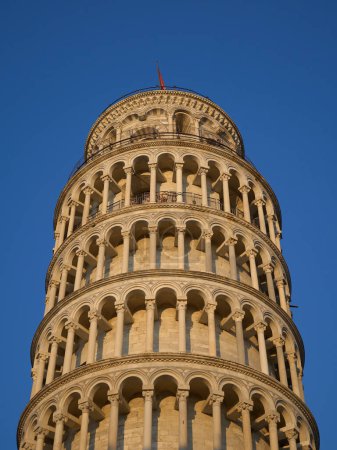 Foto de La torre inclinada situada en Pisa, Italia - Imagen libre de derechos