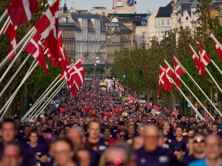 Téléchargez les photos : Copenhague, Danemark 29 mai 2023 : Royal run 2023 10K route à Copenhague - en image libre de droit