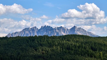 Foto de Las hermosas e increíbles montañas Dolomitas en Italia - Imagen libre de derechos
