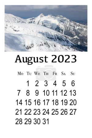 Téléchargez les photos : Carte de calendrier pour 2023. Calendrier mural vertical imprimable, la semaine commence le lundi. Beau paysage hivernal dans les montagnes polonaises Tatra. - en image libre de droit