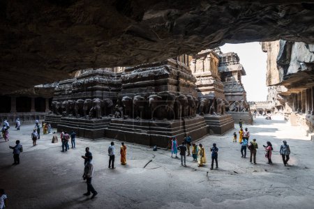 Téléchargez les photos : Aurangabad, Inde. 19 octobre 2023 : vues du complexe de grottes d'ellora à aurangabad, Inde - en image libre de droit