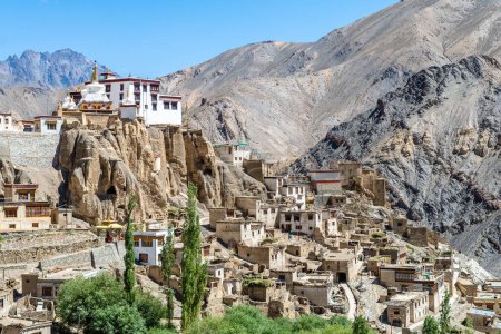 Blick auf das Dorf Lamayuru im Bezirk Leh Ladakh, Indien