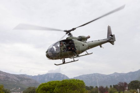 Foto de Bar, Montenegro - 6 de septiembre de 2015: helicóptero Aerospace Gazelle versión Helicóptero Yugoslavo. - Imagen libre de derechos
