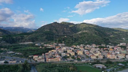Belles vues aériennes du sud de l'Italie à Palizzi Marina près de Reggio de Calabre