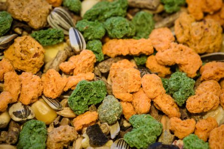 Téléchargez les photos : RODENT FOOD - Mélange de légumes et graines de céréales et graines de tournesol pour petits animaux domestiques - en image libre de droit