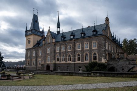 Foto de Castillo de Zruc nad Sazavou, vista desde el jardín - Imagen libre de derechos