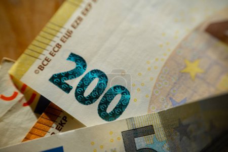 Euro Money.euro facturas .Income en los países europeos. Paquete de billetes en euros Pagos en efectivo en los países de la UE.Ganancias y gastos en la zona euro. 