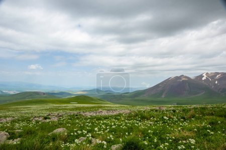 Foto de Paisaje de montaña en el monte Abuli, Goergia - Imagen libre de derechos