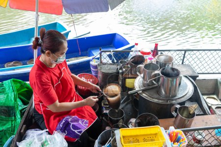 Photo for Floating Market, Nonthaburi-Thailand December 25, 2023 Floating Market, Local Food, Traditionally, Wat Takhian in Nonthaburi, Thailand - Royalty Free Image