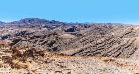 Téléchargez les photos : Vue du paysage rocheux du col de Kuiseb dans le parc national Namib-Naukluft, Namibie en saison sèche - en image libre de droit