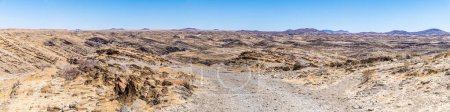 Téléchargez les photos : Vue panoramique du paysage du col de Kuiseb dans le parc national de Namib-Naukluft, Namibie en saison sèche - en image libre de droit