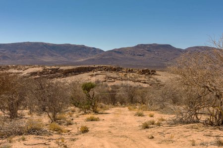 Foto de The landscape of the Erongo Mountains in Namibia - Imagen libre de derechos