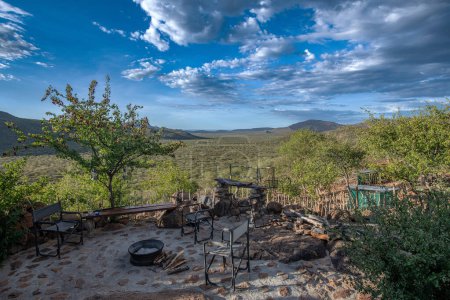 Téléchargez les photos : Vue du paysage sur l'Oubokberg près d'Omaruru, région d'Erongo, Namibie - en image libre de droit