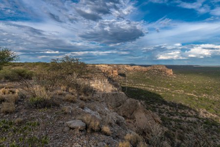 Téléchargez les photos : Vue sur la vallée d'Ugab et ses terrasses, Damaraland, Namibie - en image libre de droit