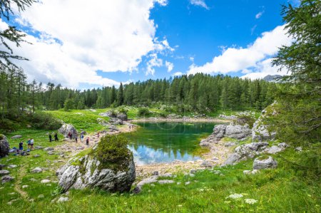 Téléchargez les photos : Une belle vue sur les montagnes du Triglav et les lacs pendant la randonnée Triglav Seven Lakes, Parc national du Triglav, Slovénie. - en image libre de droit