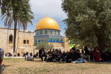 Téléchargez les photos : Prière du vendredi Communauté musulmane à la mosquée Aqsa - en image libre de droit