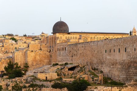 Téléchargez les photos : Coucher de soleil dans la vieille ville de Jérusalem
. - en image libre de droit
