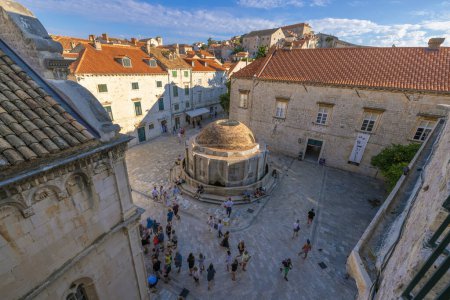 Téléchargez les photos : Rues dans la vieille ville historique de Dubrovnik, Croatie - en image libre de droit