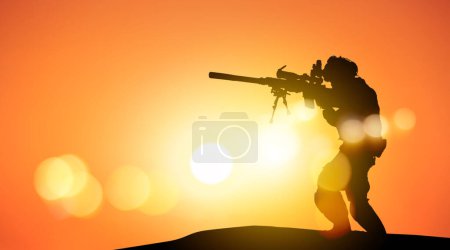 Silhouettensoldaten tragen Scharfschützengewehre zum Schutz des Friedens und der Unabhängigkeit entlang internationaler Grenzen, um Invasion und Terrorismus zu verhindern: Infanterie patrouilliert sorgfältig im Kriegsgebiet.