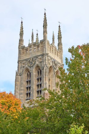 Téléchargez les photos : Grande tour d'église à Burton sur Trent, Royaume-Uni - en image libre de droit