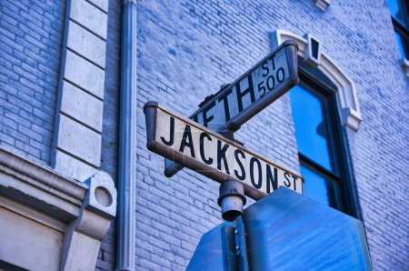 Téléchargez les photos : Fifth and Jackson street sign in the Oregon District in Dayton Ohio États-Unis 2023 - en image libre de droit