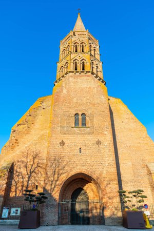 Téléchargez les photos : Eglise Notre-Dame-de-la-Jonquire, style Toulouse, Lisle sur Tarn, Tarn, Occitanie, France - en image libre de droit