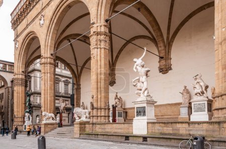 Téléchargez les photos : Entrée de la galerie des Offices à Florence, Toscane en Italie - en image libre de droit