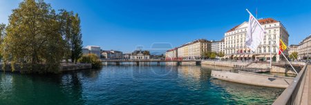Téléchargez les photos : Le fleuve Rhne se jette dans le lac Léman, à Genève, en Suisse - en image libre de droit