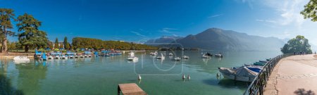 Téléchargez les photos : Les rives du lac d'Annecy, en Haute Savoie, France - en image libre de droit