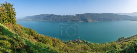 Foto de Vista panorámica del lago Bourget, Saboya, Francia - Imagen libre de derechos
