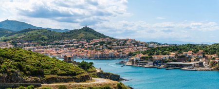 Téléchargez les photos : Vue panoramique de la ville de Port-Vendres, dans les Pyrénées Orientales, Occitanie, France - en image libre de droit