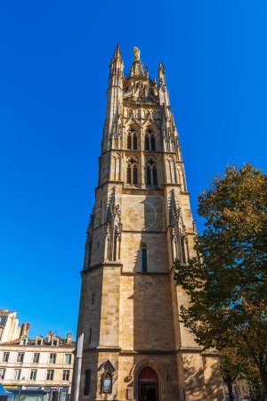 Téléchargez les photos : Tour Pey-Berland, près de la cathédrale Sainte André, à Bordeaux, en Gironde, Nouvelle Aquitaine, France - en image libre de droit