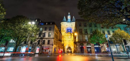 Téléchargez les photos : 12 novembre 2019 : La grande cloche de la nuit à Bordeaux en Nouvelle Aquitaine - en image libre de droit