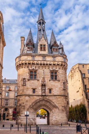 Téléchargez les photos : Porte de Cailhau, côté quai Richelieu, à Bordeaux, en Gironde, en Nouvelle Aquitaine, France - en image libre de droit