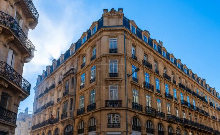 Téléchargez les photos : Façade d'immeuble opulent dans le centre ville de Bordeaux, en Gironde, Nouvelle Aquitaine, France - en image libre de droit