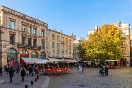 Téléchargez les photos : 28 octobre 2016 : Place Saint Pierre, dans le centre-ville de Bordeaux, en Gironde, Nouvelle-Aquitaine, France - en image libre de droit