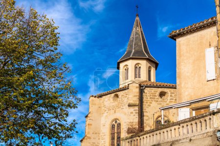 Foto de Campanario de la iglesia de Saint Jean Baptiste, en Castelnaudary, Aude, Occitanie, Francia - Imagen libre de derechos
