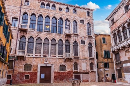 Téléchargez les photos : Campo San Beneto et ses façades Renaissance, Venise, Vénétie, Italie - en image libre de droit
