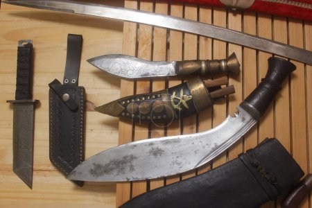 Espadas y cuchillos antiguos de Asia y Asia meridional
