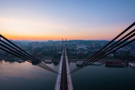 Paysage aube depuis le pont sur la rivière Sava à Belgrade, Serbie