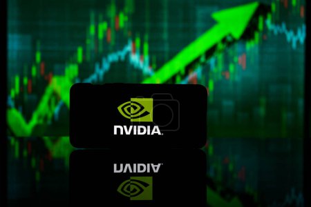 Foto de Nueva York, Estados Unidos de América - 2023 10 de marzo: Nvidia company on stock market. Nvidia éxito financiero y beneficio - Imagen libre de derechos