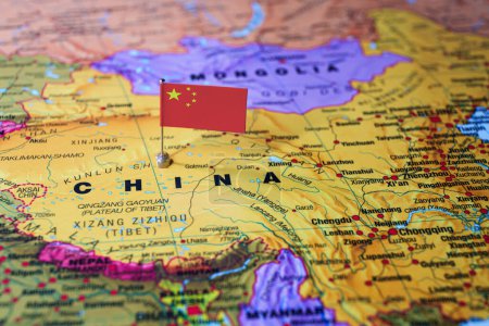 Téléchargez les photos : Chine drapeau de la RPC sur la carte politique mondiale. République populaire de Chine. Photo de haute qualité - en image libre de droit